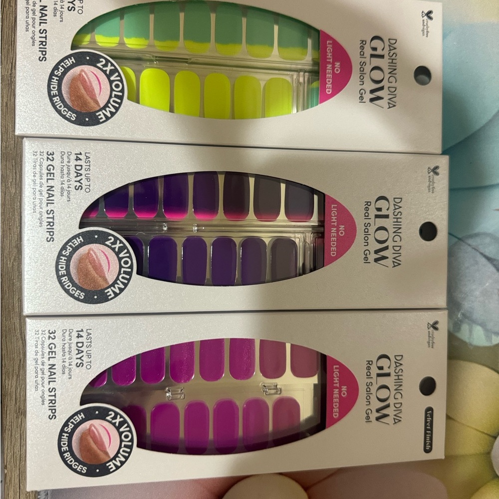 Dashing Diva Glow Manicure 3 Sets